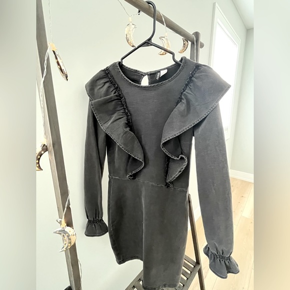 H&M formal short dress 🖤 - Picture 1 of 2